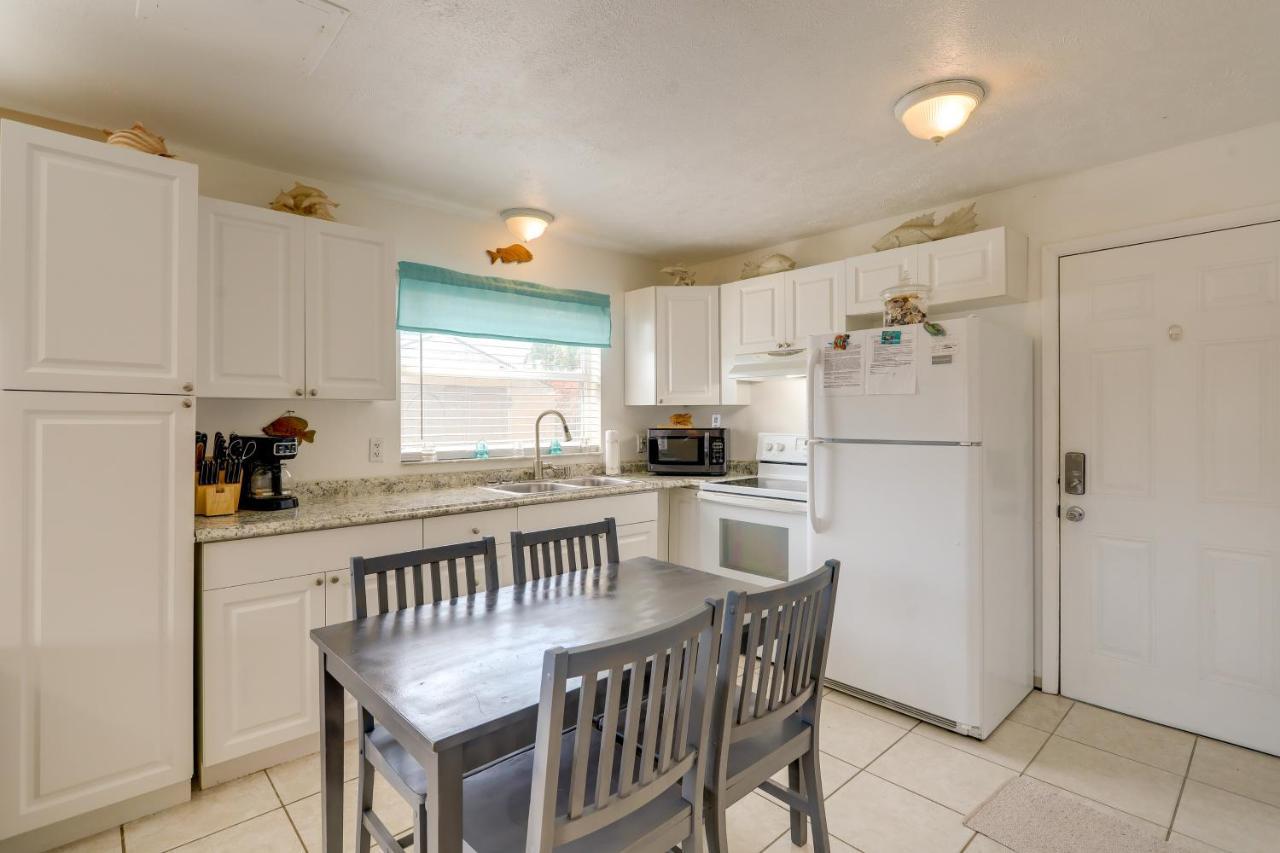 Cute Apt With Backyard And Grill - Steps To Cocoa Beach Bagian luar foto